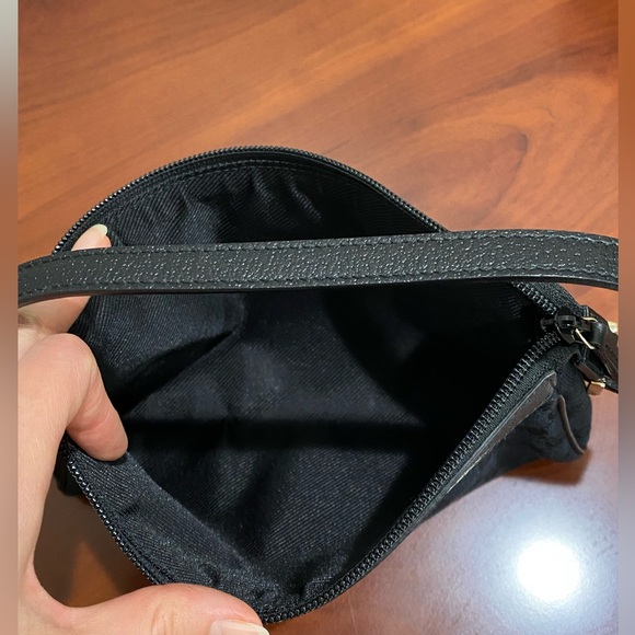 Like New Authentic Gucci GG Canvas with leather trim small shoulder bag - Picture 5 of 11